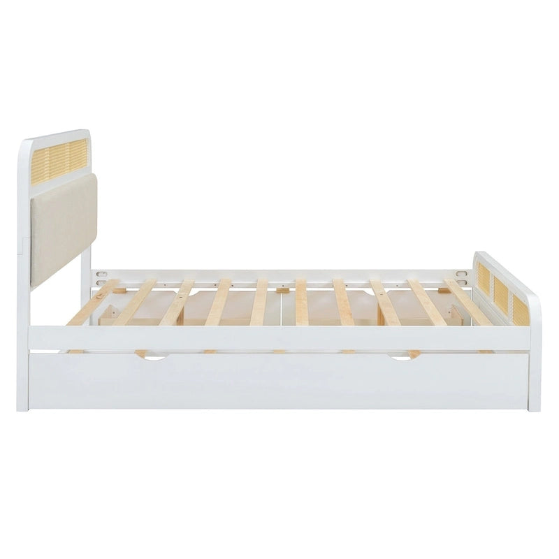 Letto a piattaforma Queen in legno di canna Boho con testiera in legno, letto estraibile e 2 cassetti portaoggetti