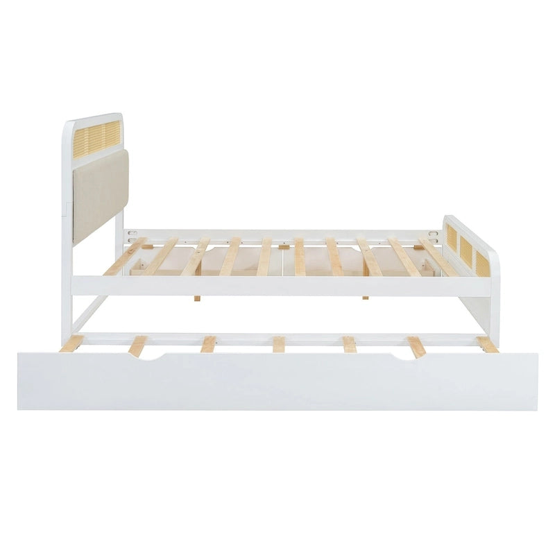 Letto a piattaforma Queen in legno di canna Boho con testiera in legno, letto estraibile e 2 cassetti portaoggetti