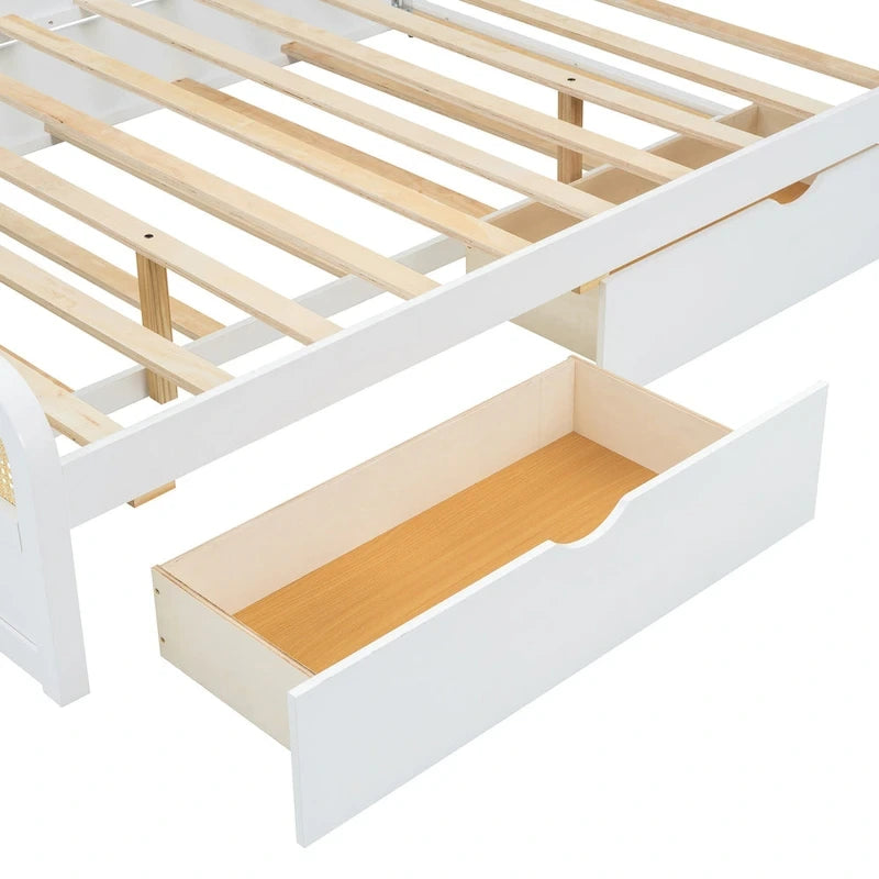 Letto a piattaforma Queen in legno di canna Boho con testiera in legno, letto estraibile e 2 cassetti portaoggetti