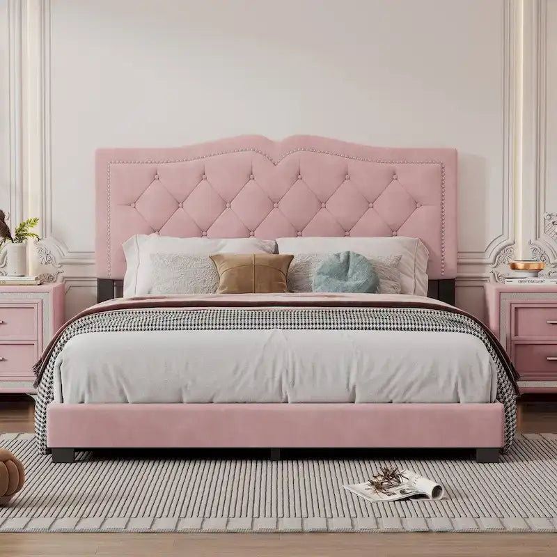 Struttura letto imbottita queen size con design a rivetto
