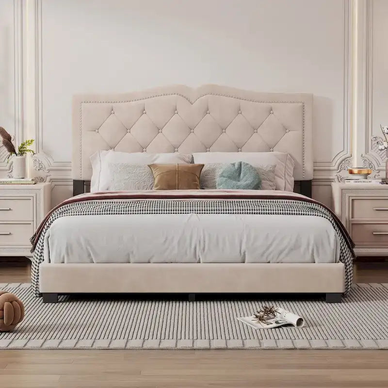 Struttura letto imbottita queen size con design a rivetto